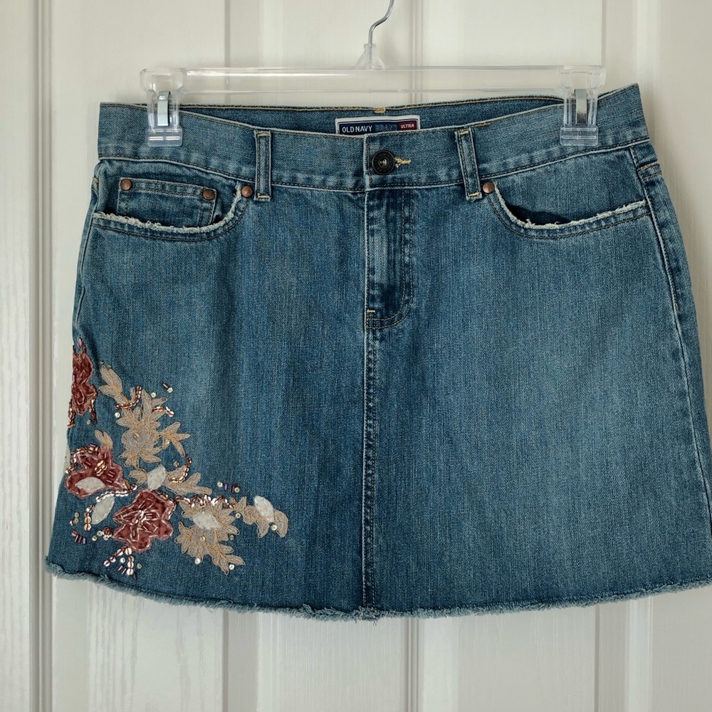Old Navy Retro MINI Jean skirt embroidered flowers